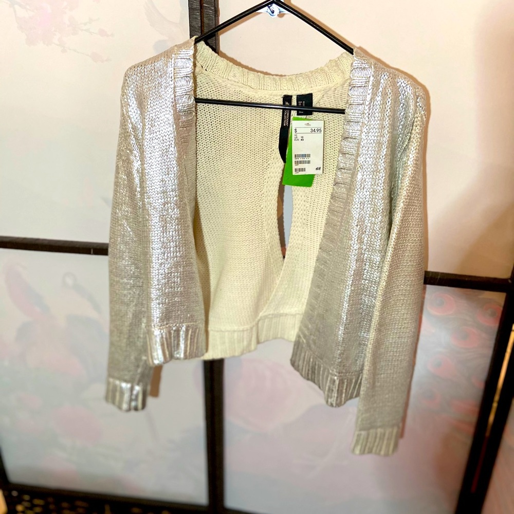 Metallic coat, add some bling to your outfits! 💎